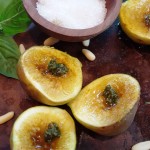 Vegan 5-Minute Curried Figs Brulee (with or without Pesto/Chimichurri)–Fresh Figs with a Sweet and Salty Curried Crust